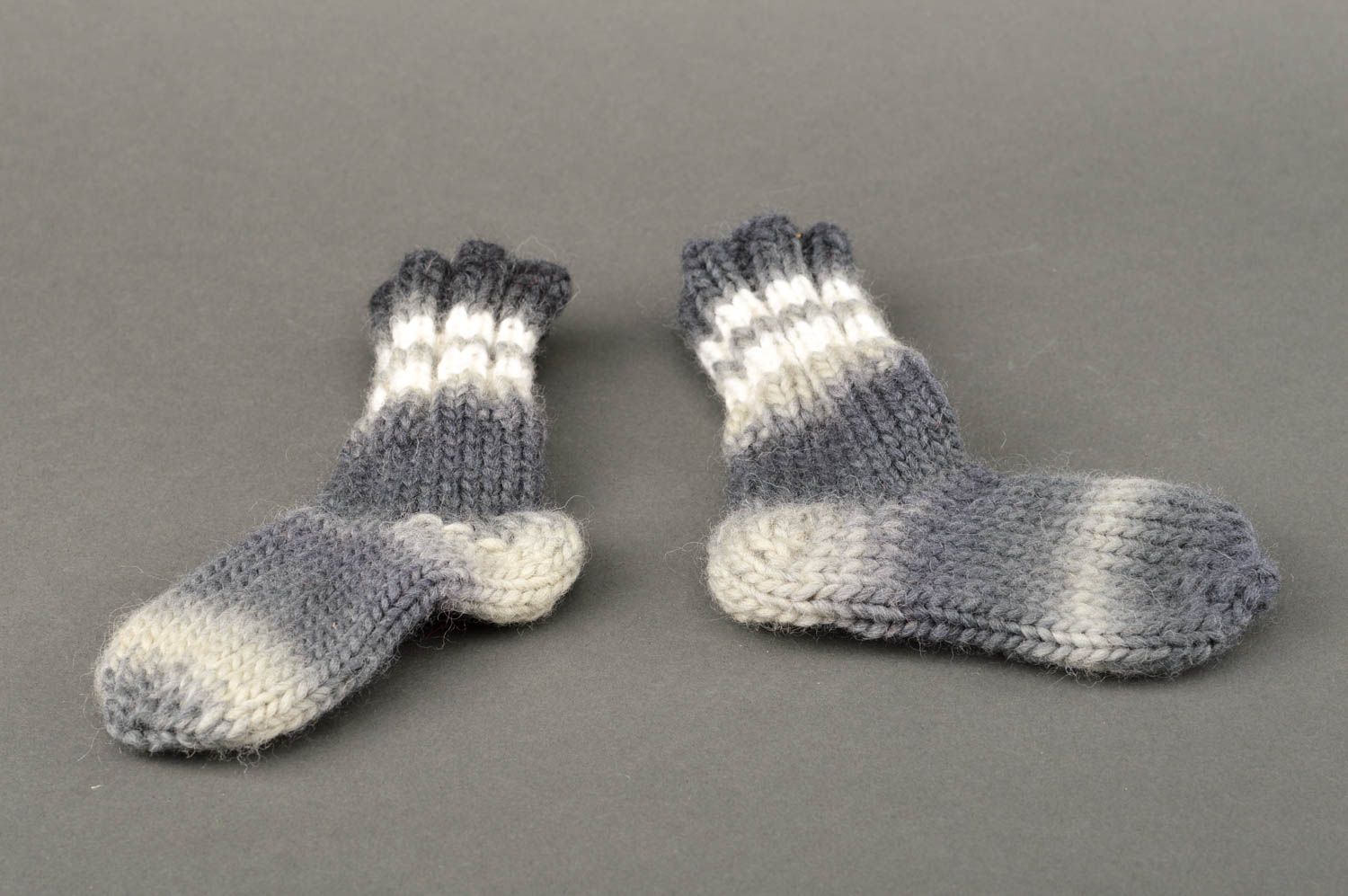 Chaussettes grises faites main Chaussettes enfant en laine Vêtement enfant photo 5