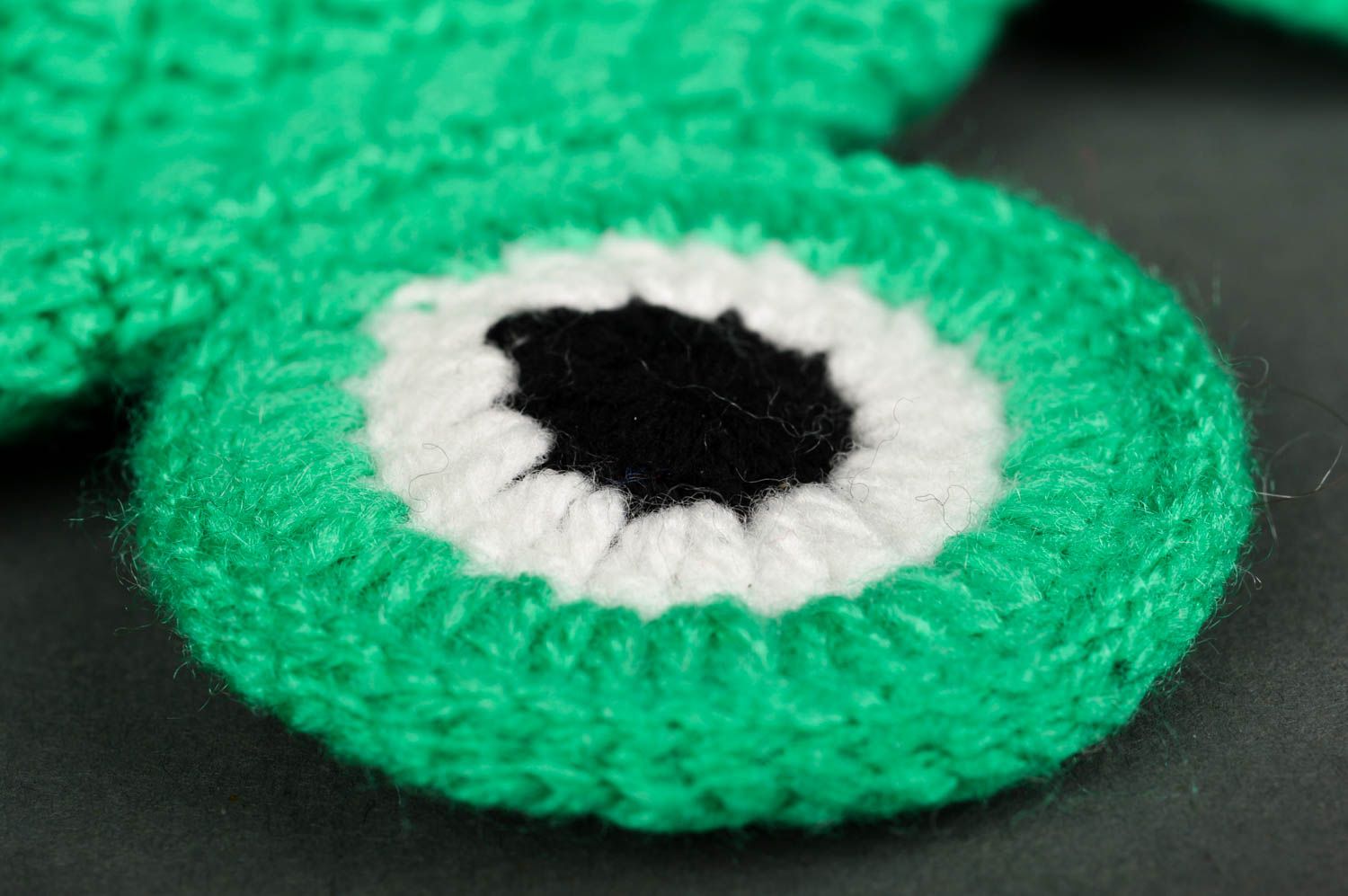 Grüne gestrickte Mütze handmade Frosch Mütze modisches Accessoire  foto 4