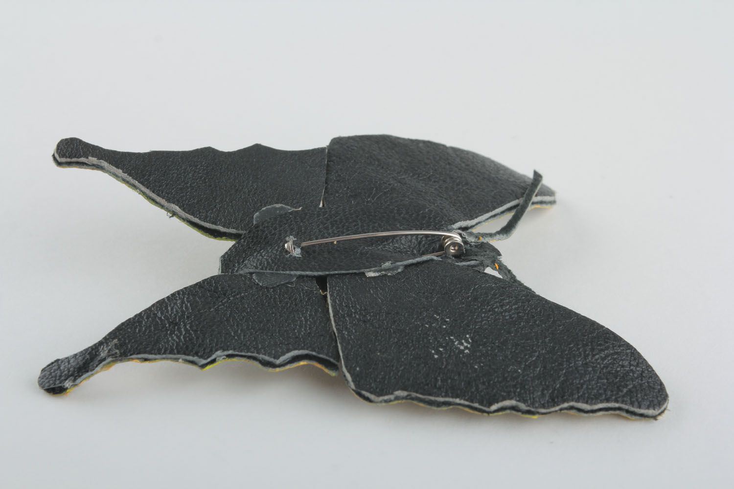 Homemade leather brooch photo 2