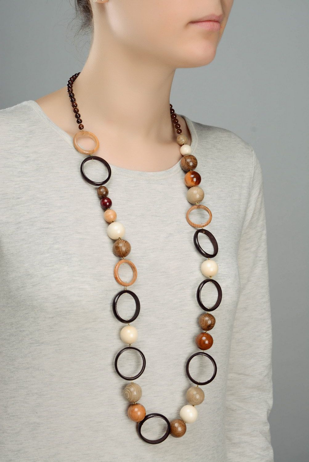 Long wooden bead necklace photo 3
