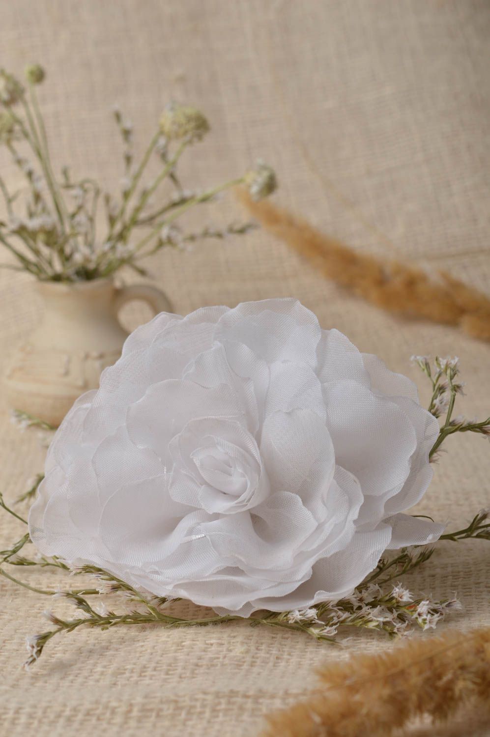 Pinza broche de flor blanca hecho a mano accesorio transformador regalo original foto 1