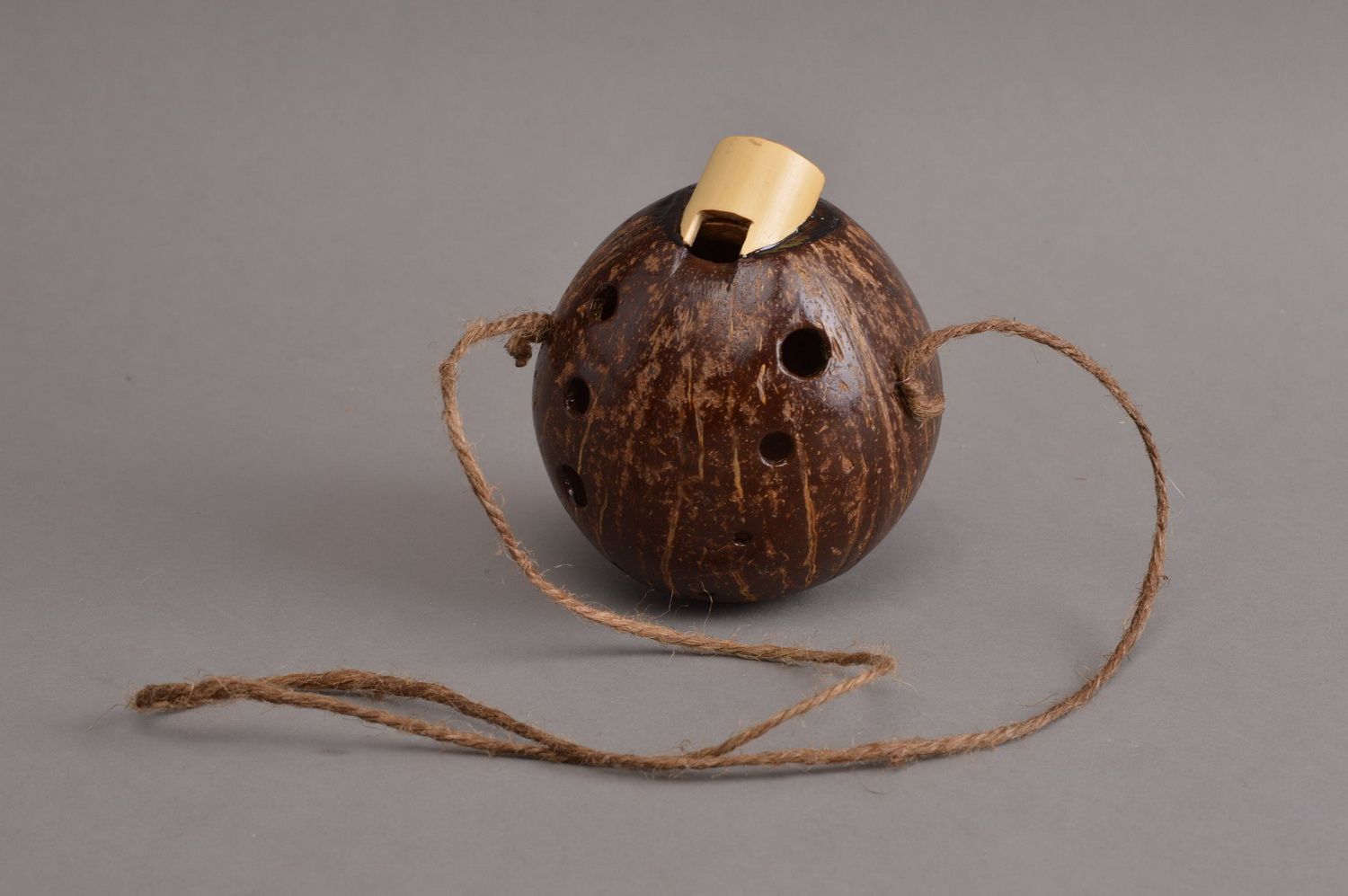 Ocarina hecha a mano de coco instrumento musical étnico regalo original  foto 2