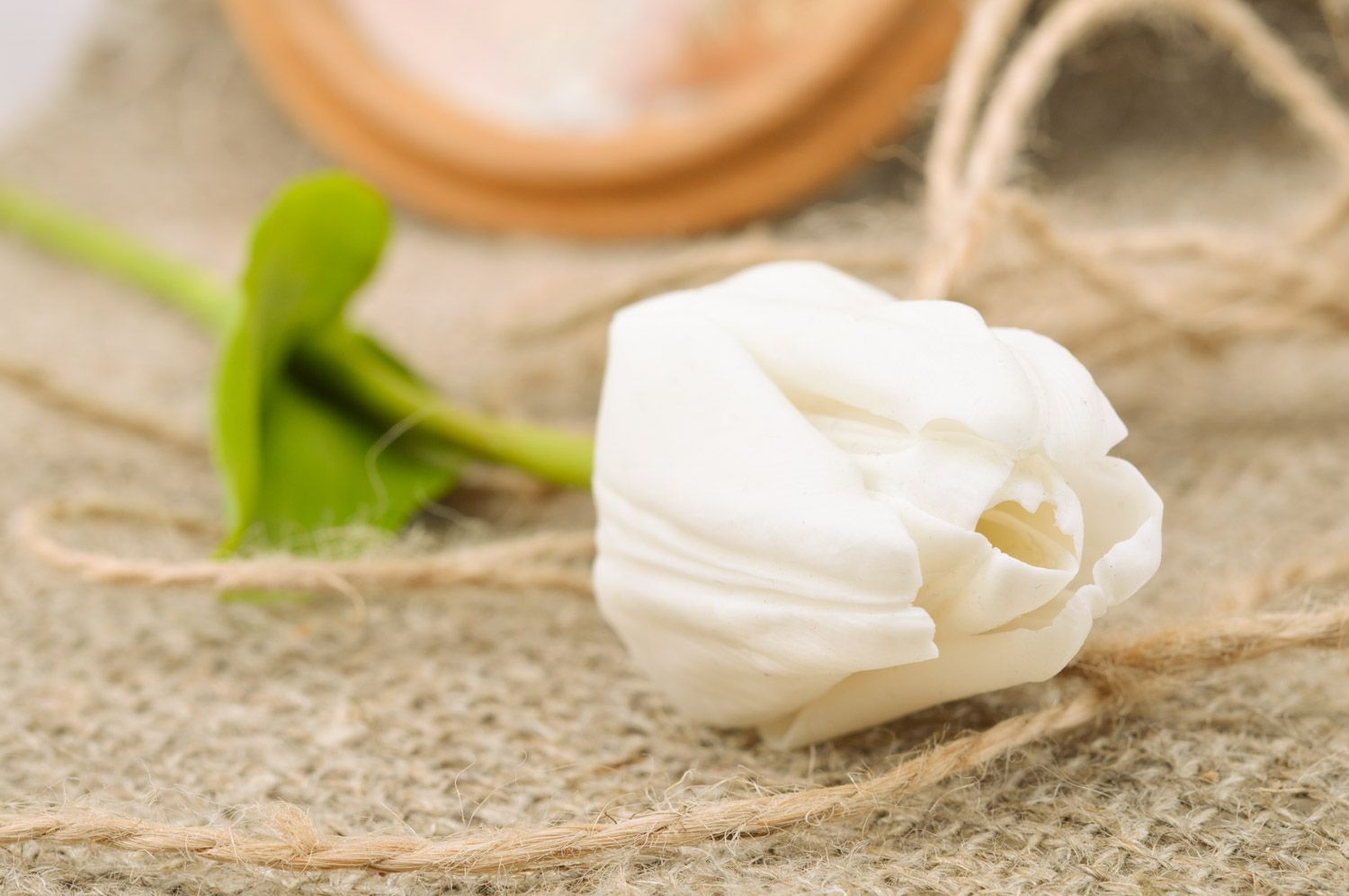 Schöne weiße handgemachte Blume aus Polymerton Tulpe für Zimmer Dekoration foto 2