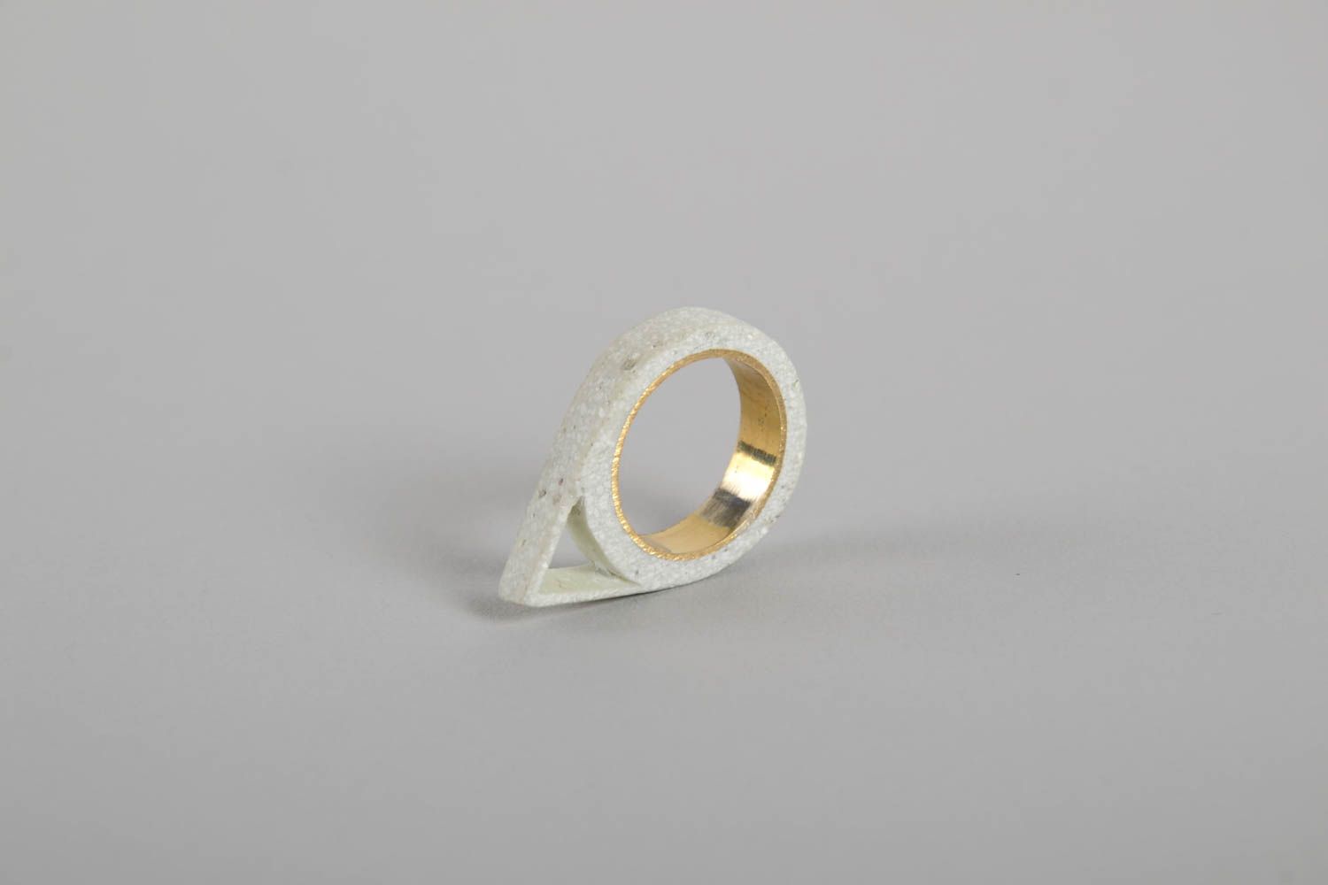 Стильное кольцо ручной работы массивное украшение женское кольцо бетонное фото 3
