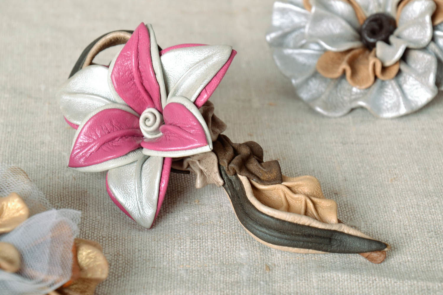 Hair Pin with Flower Made of Leather photo 1