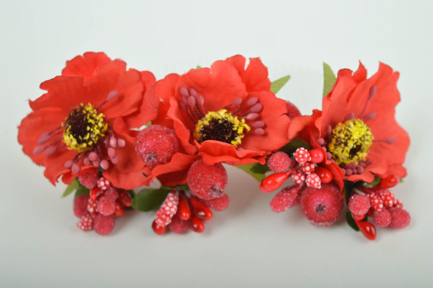 Peigne fleurs rouges fait main Accessoire cheveux original Cadeau pour femme photo 2