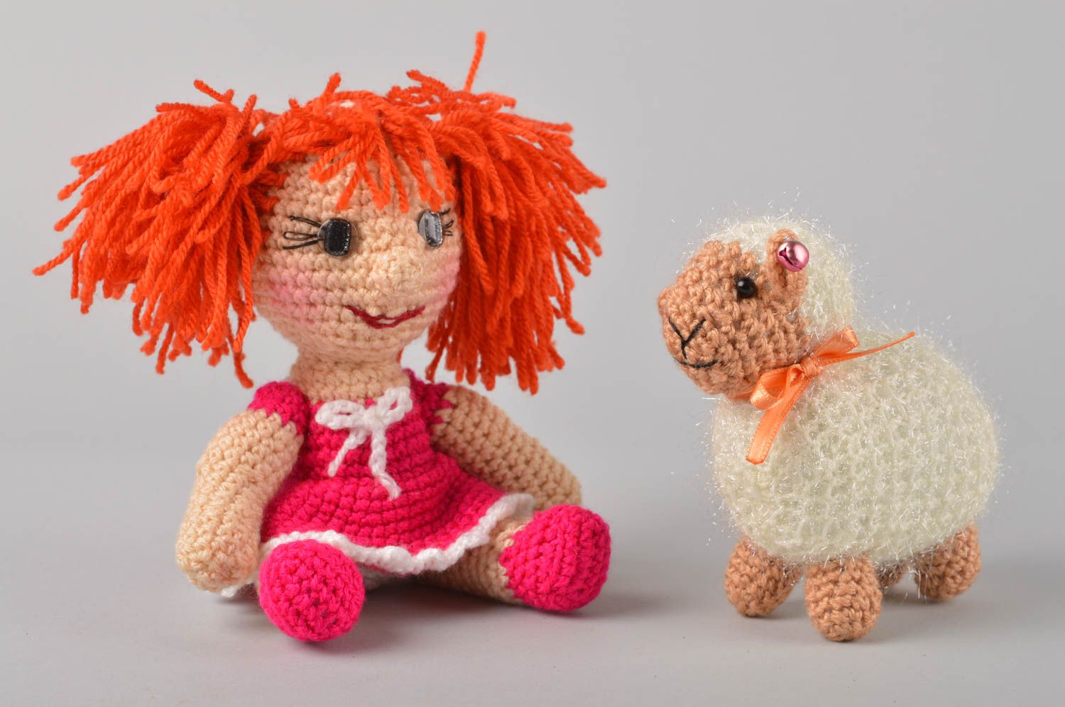 Мягкие игрушки кукла ручной работы кукла крючком с маленькой овечкой набор фото 2