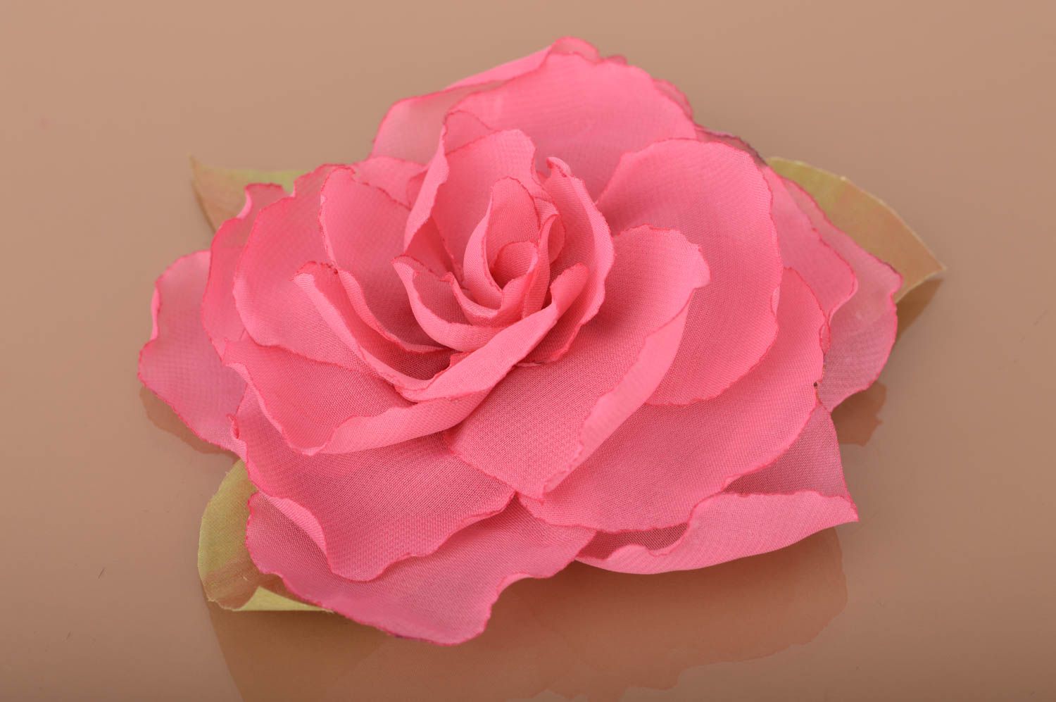 Broche barrette grande fleur de pivoine rose en tissu faite main polyvalente photo 2
