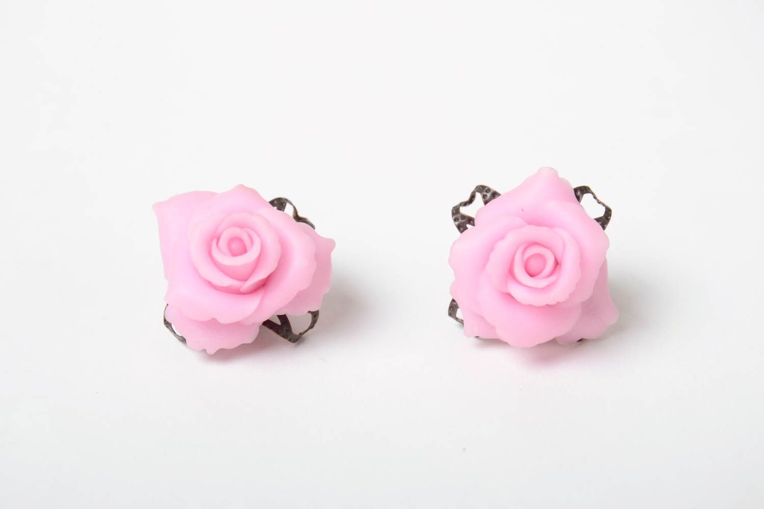 Boucles d'oreilles fleurs roses en pâte polymère pendantes faites main photo 5