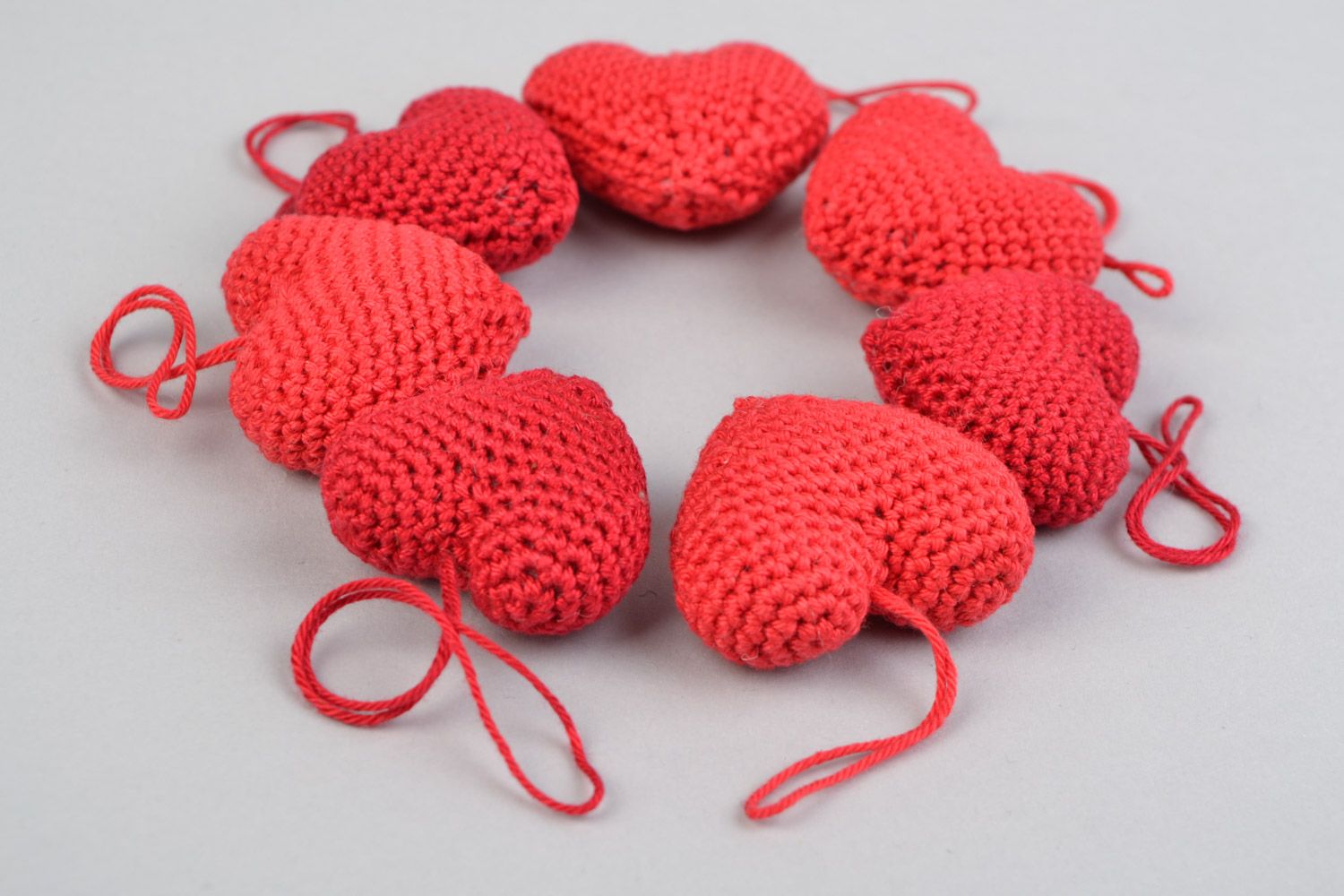 Set of 7 handmade decorative wall hanging hearts crocheted of red cotton threads photo 4
