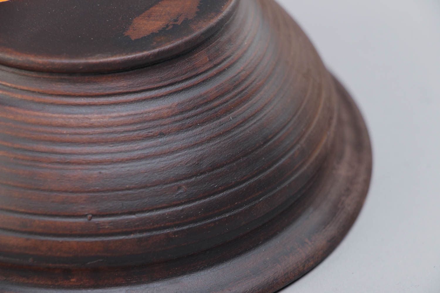 Глиняная пиала объемом 400 мл красивая глубокая темная коричневая ручной работы фото 4
