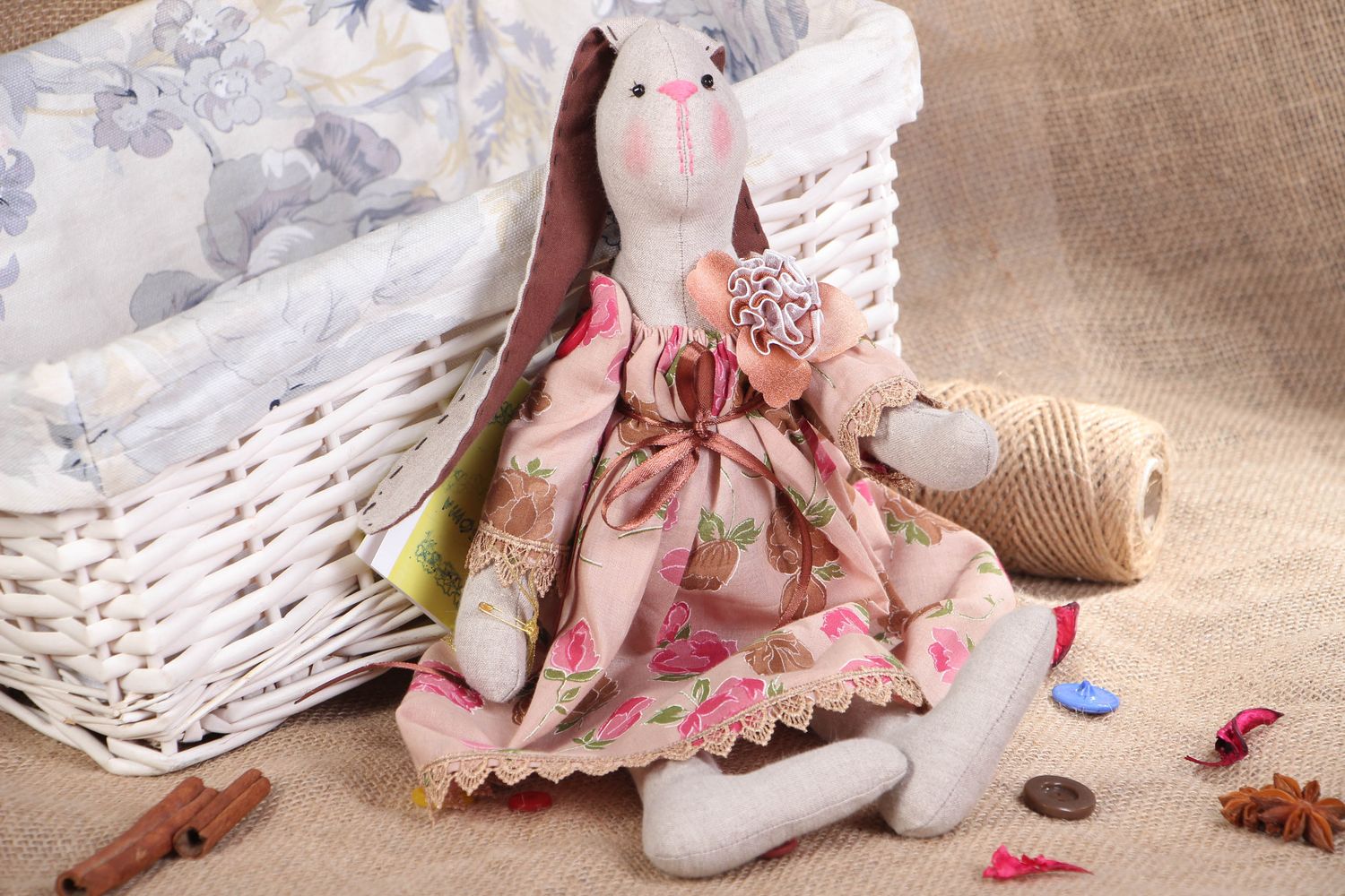 Handgemachte Puppe aus Stoff Häschen Rose aus Lein foto 5
