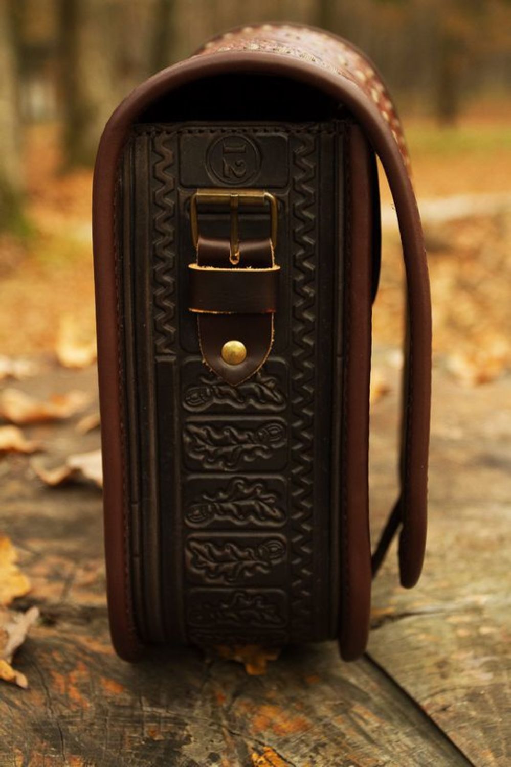 Borsa di pelle con ornamento fatta a mano borsetta giberna accessori uomo
 foto 7