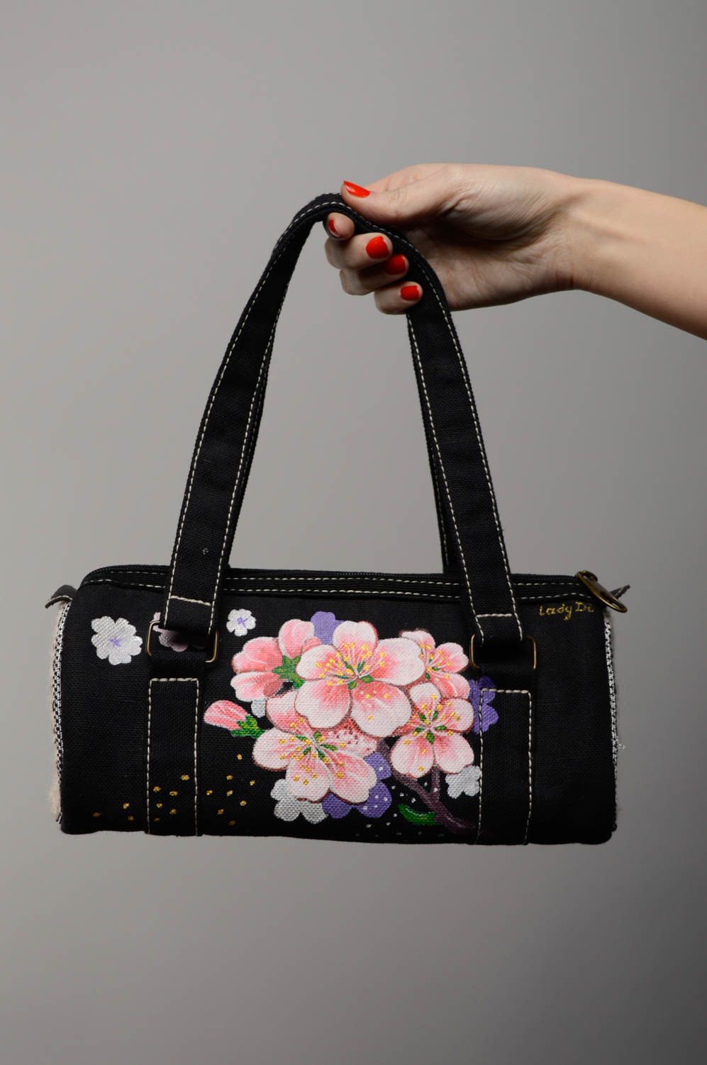 Beautiful handmade handbag photo 4