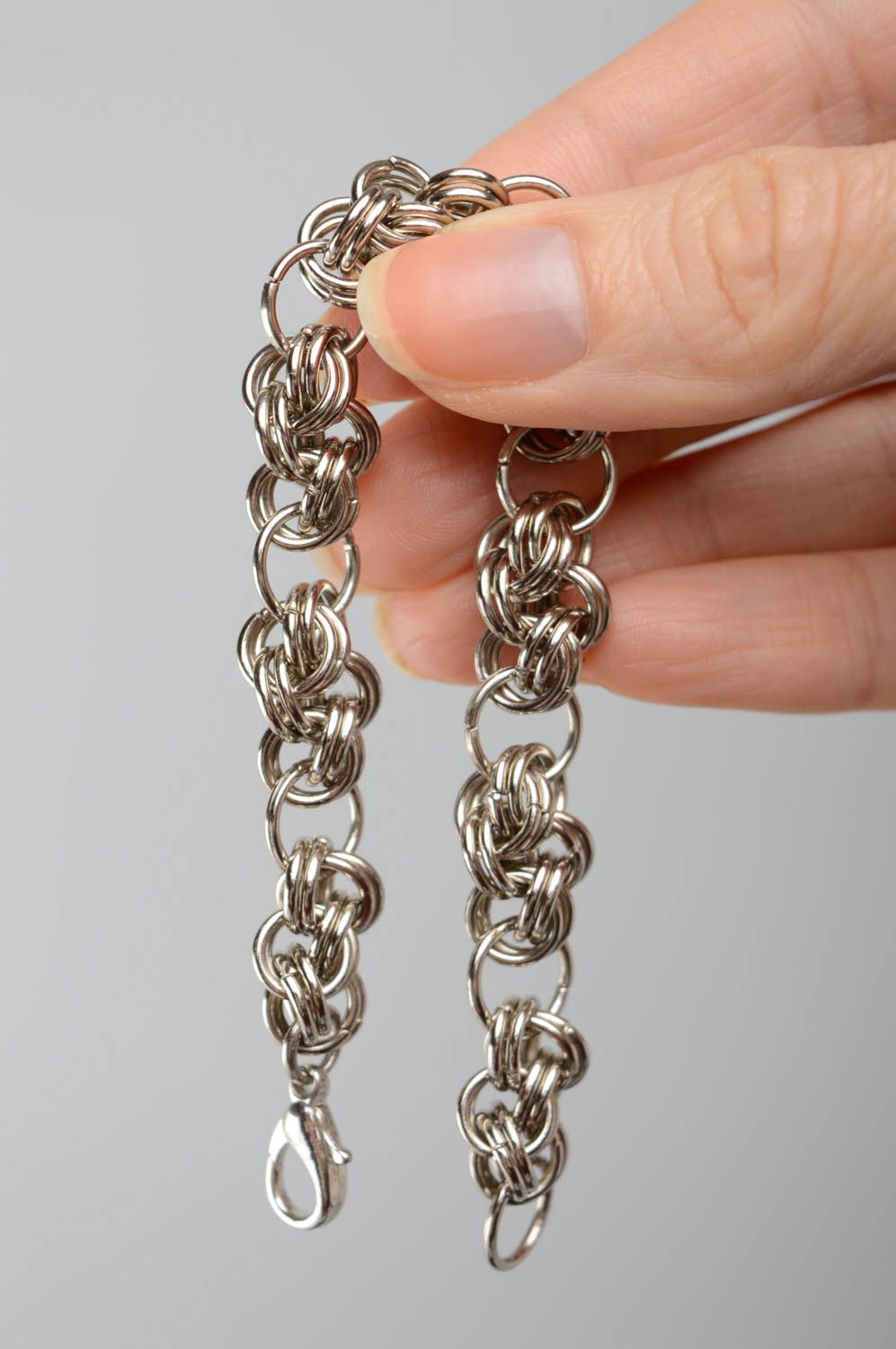 Кольчужный браслет ручной работы из металлических колечек фото 3