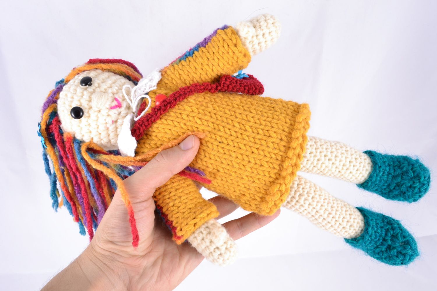 Petite poupée faite main tricotée au crochet en fils mixtes pour enfant photo 2