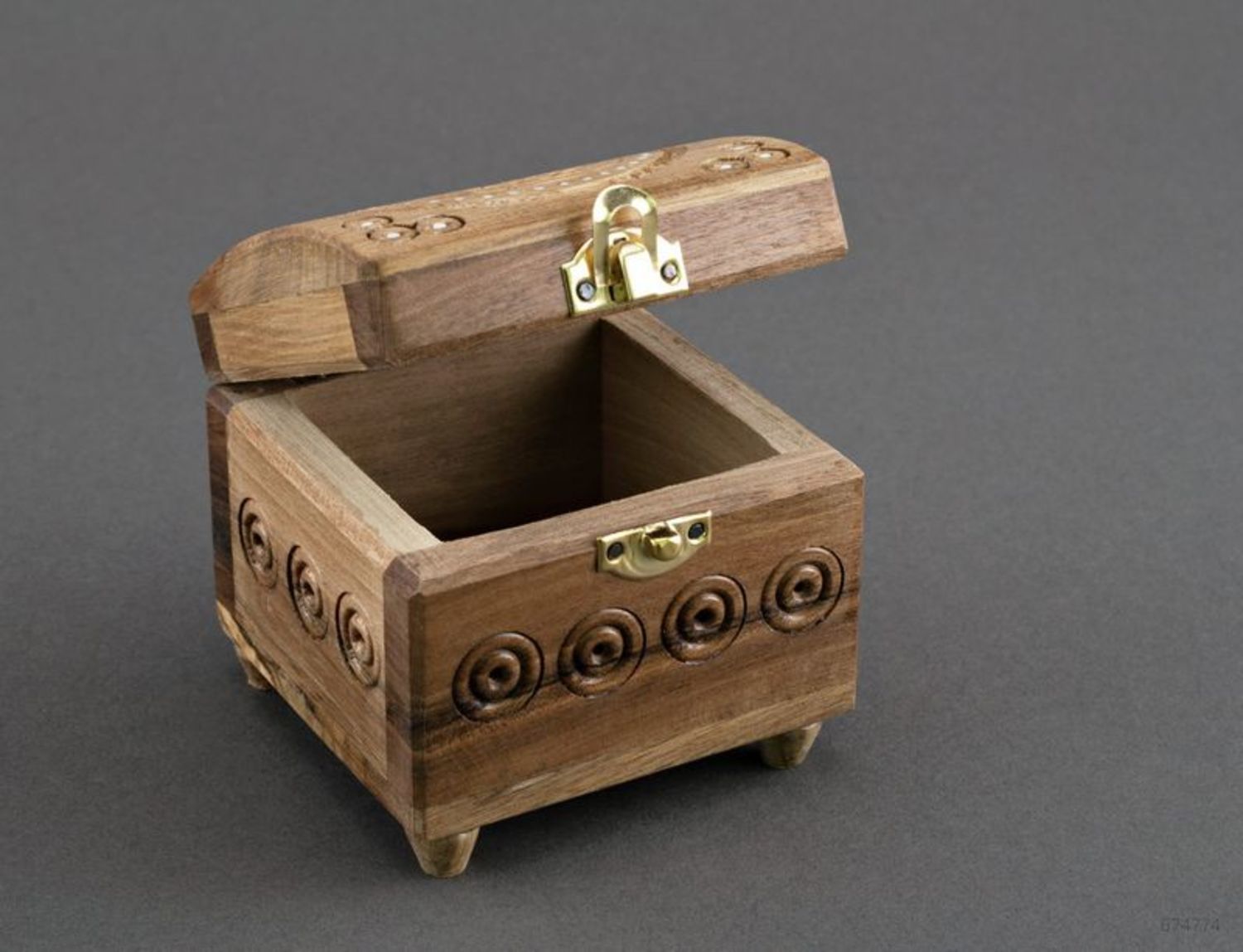 Wooden jewelry box photo 4