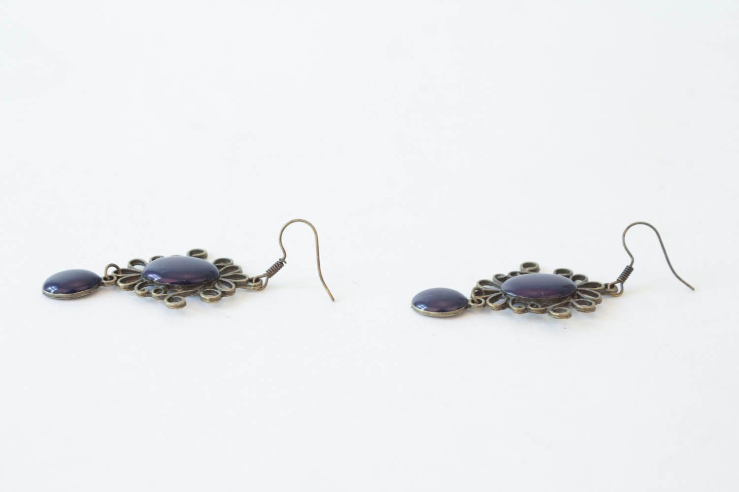 Long earrings with metal frame photo 3