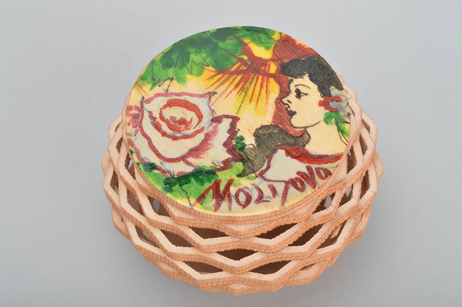 Boîte à bijoux ronde avec couvercle en contreplaqué peinte ajourée faite main photo 4
