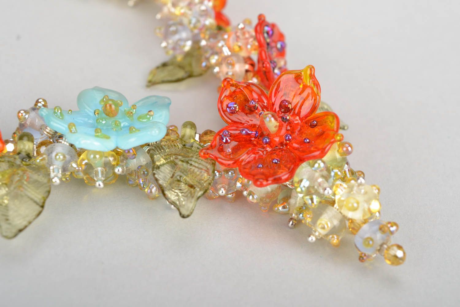 Necklet made of glass and beads Floret photo 4