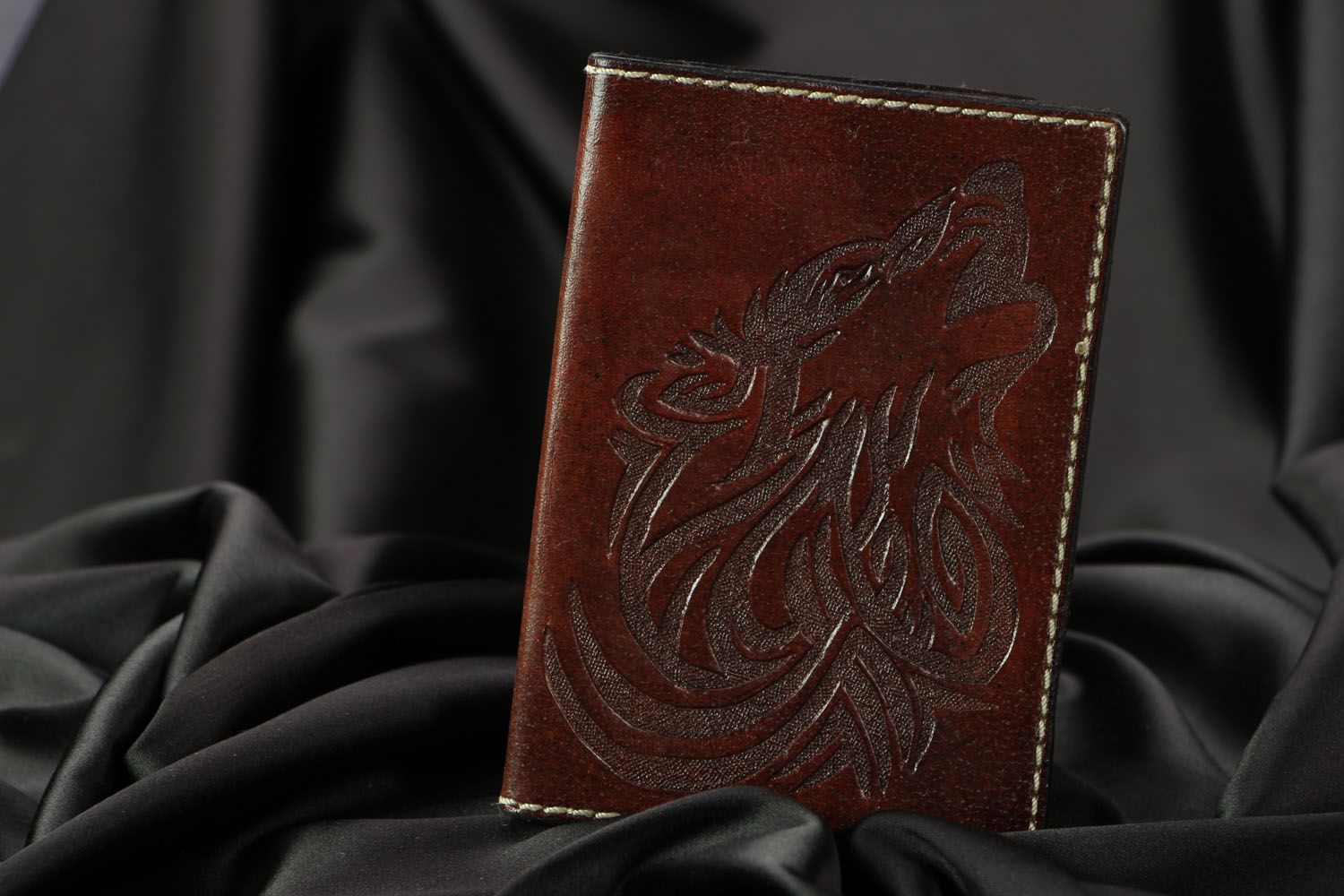 Leather passport cover Wolf photo 1