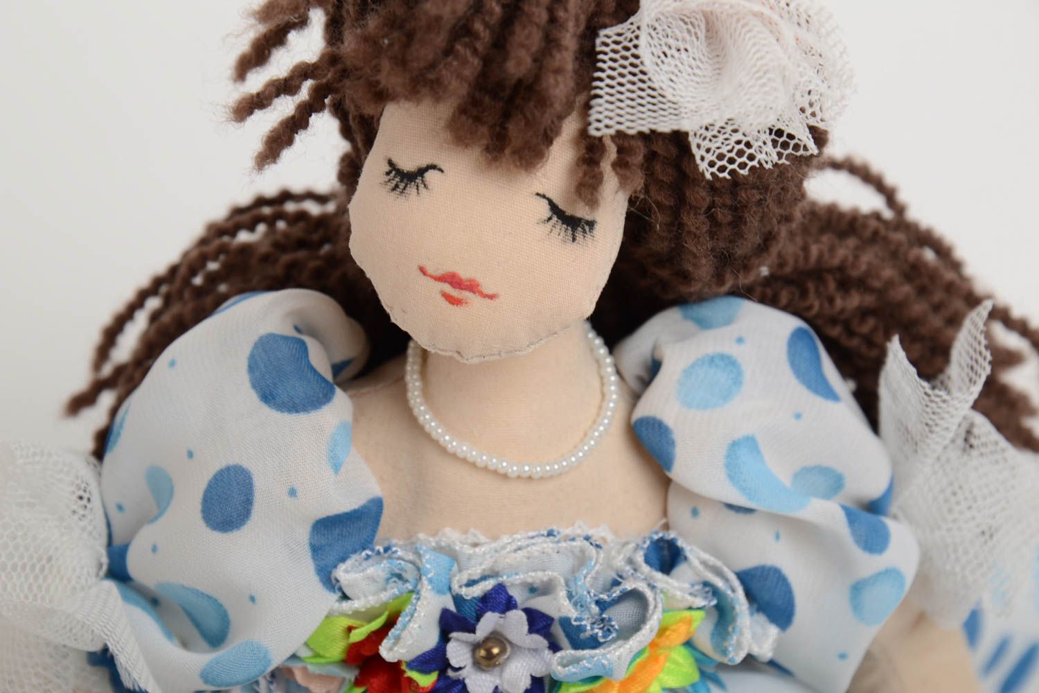 Schöne künstlerische Puppe aus Textil handmade Spielzeug für Kinder originell foto 3