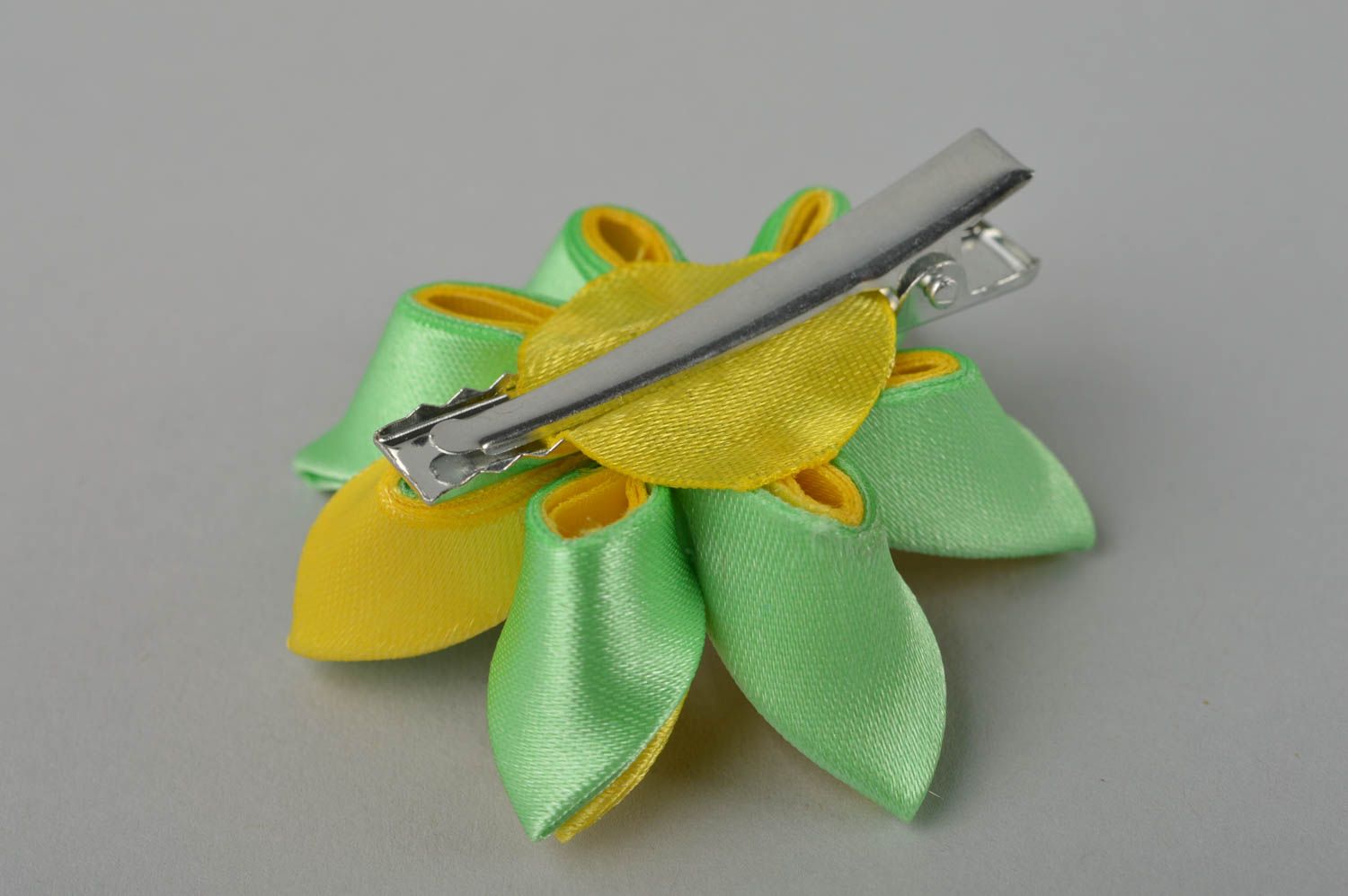 Haarspange Blume handmade Damen Modeschmuck Accessoire für Haare grün gelb foto 3