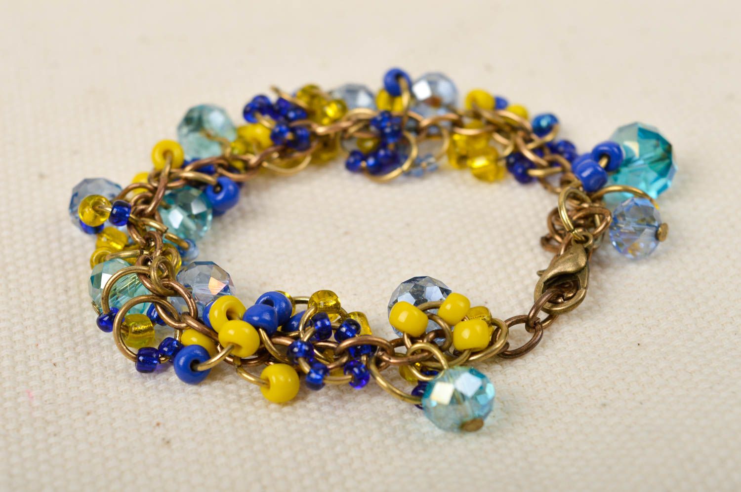 Bracelet tendance Bijou fait main jaune et bleu design stylé Accessoire femme photo 1