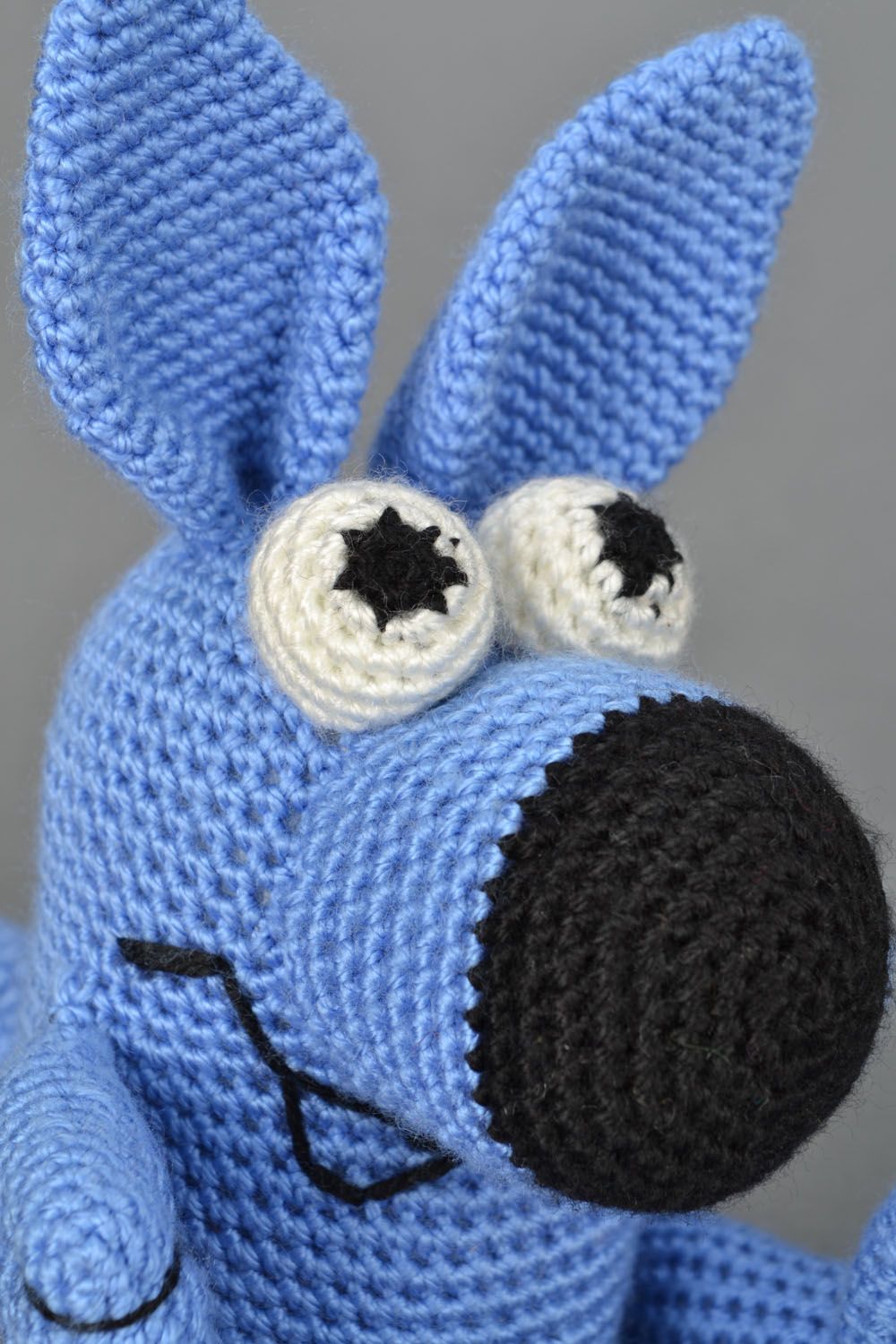 Jouet tricot au crochet Loup bleu photo 4