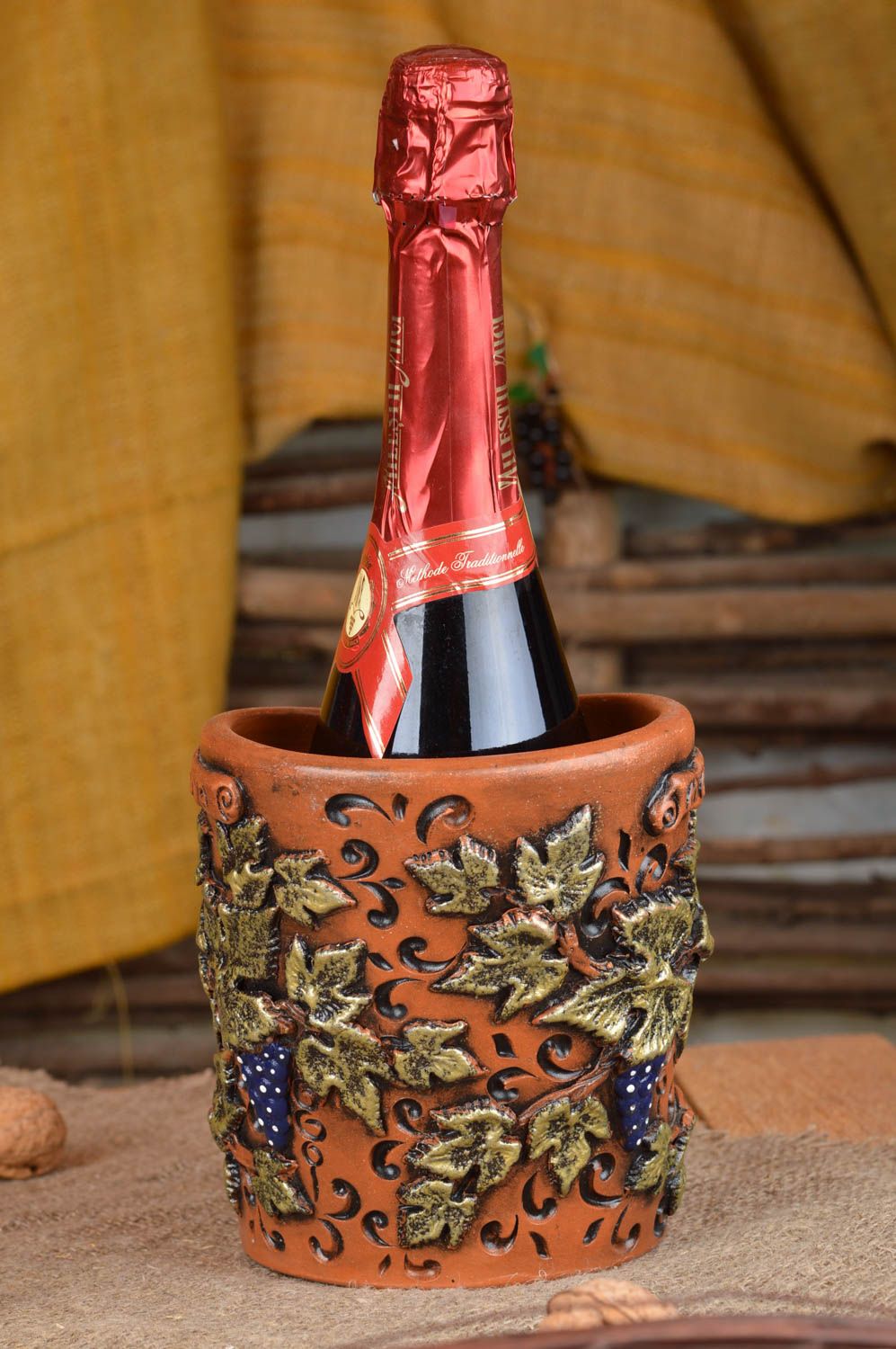 Rafraichisseur de bouteille en argile en forme de tasse peint fait main original photo 1