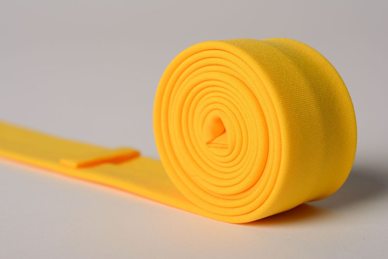 Cravate jaune en gabardine faite main photo 5