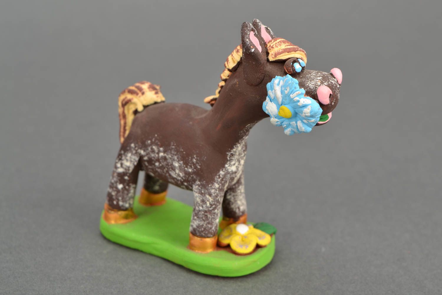 Keramische Figur Pferd mit Blume foto 3