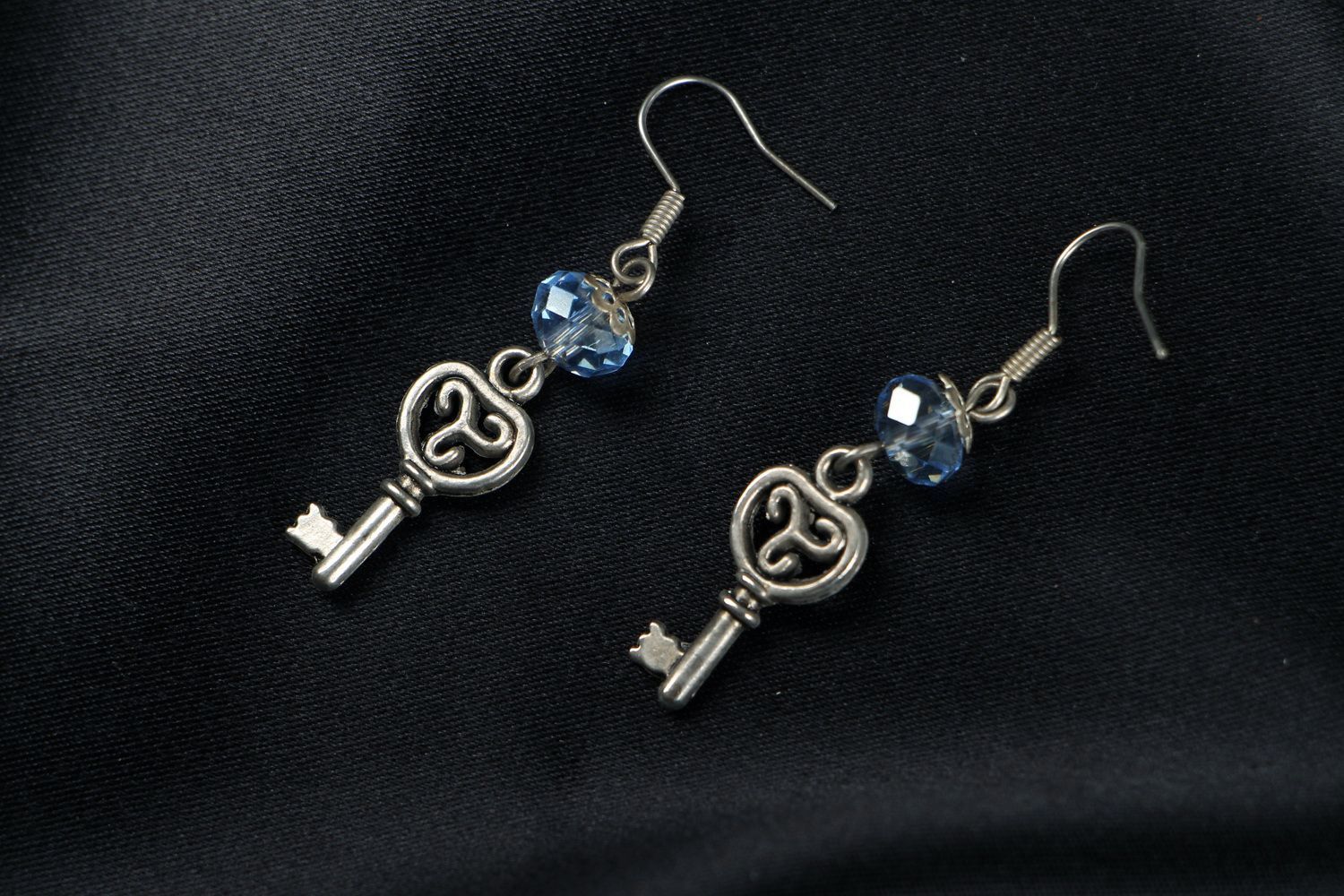 Boucles d'oreilles du cristal et métal Petites clés photo 1