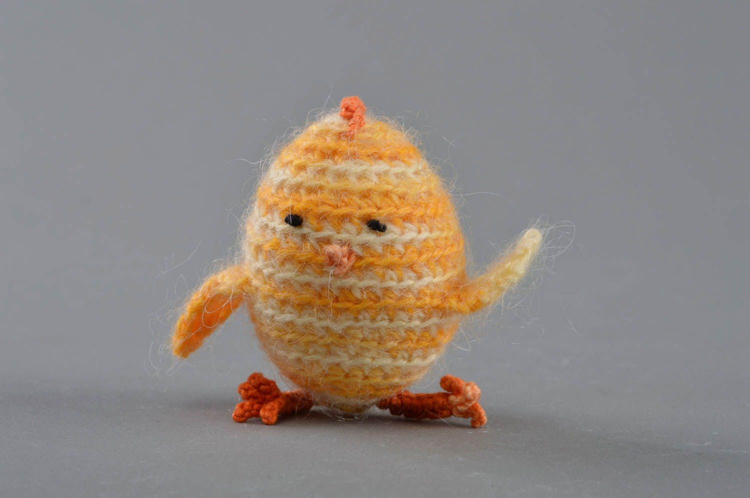 Handmade decorative crocheted chicken little yellow woolen toy for children photo 2