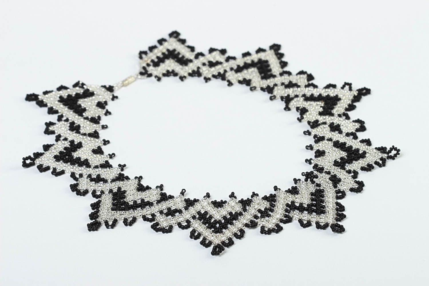 Необычное украшение ручной работы колье из бисера авторское ожерелье из бисера фото 2