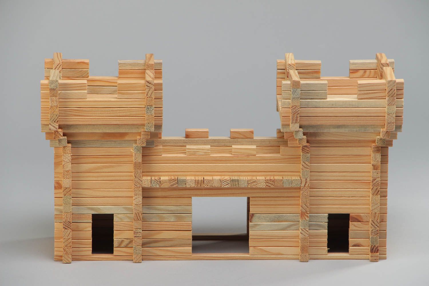 Деревянный конструктор крепость на 236 деталей ручной работы развивающая игрушка фото 2