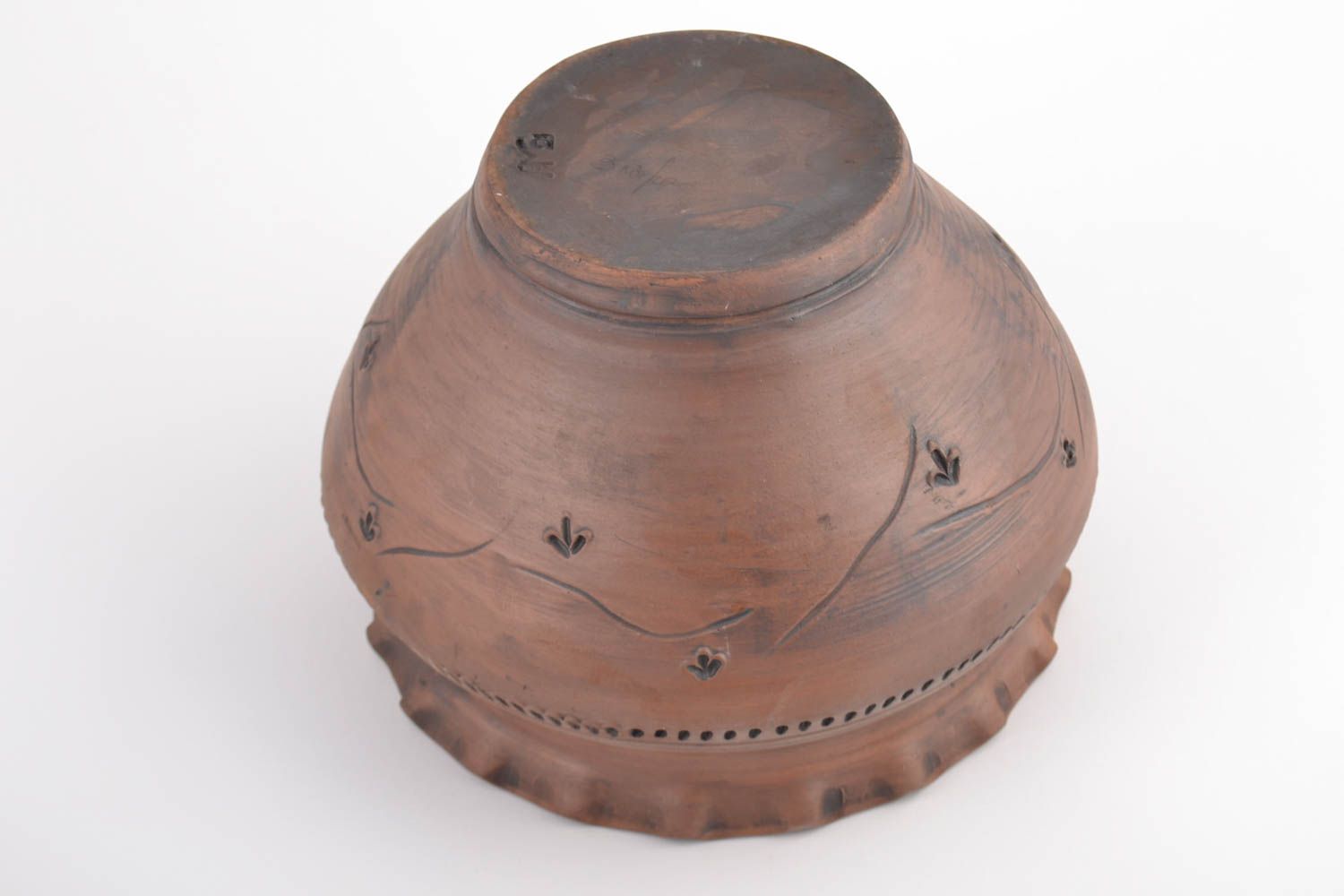 Pote de arcilla artesanal grande marrón con ornamentos 3 l foto 5