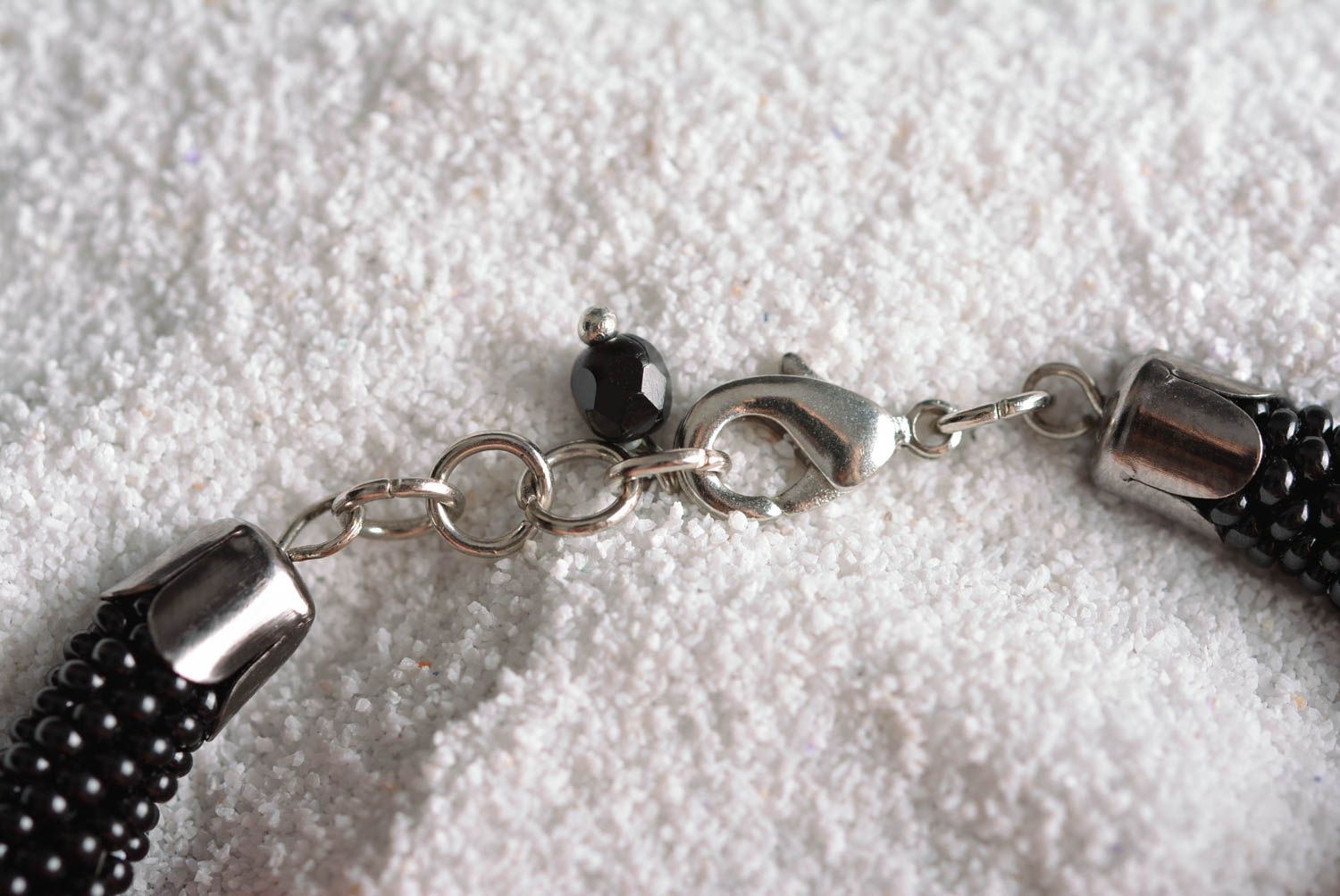 Bracelet perles rocaille Bijou fait main spirale noir Accessoire pour femme photo 4