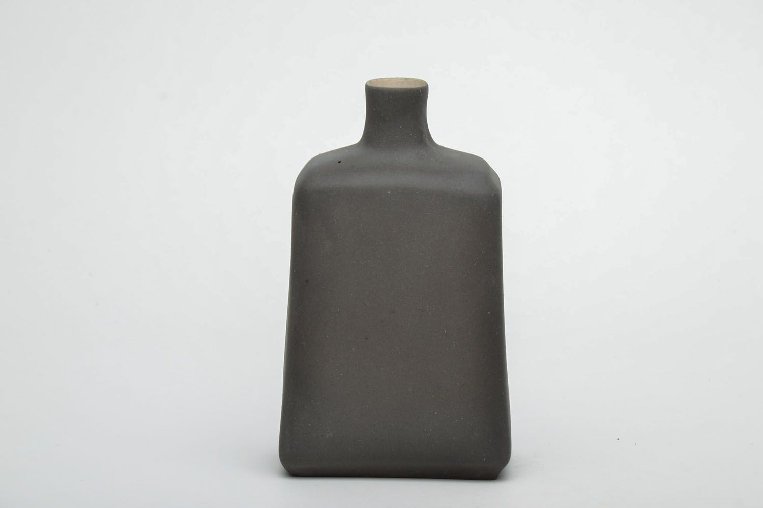 Black ceramic bottle photo 2