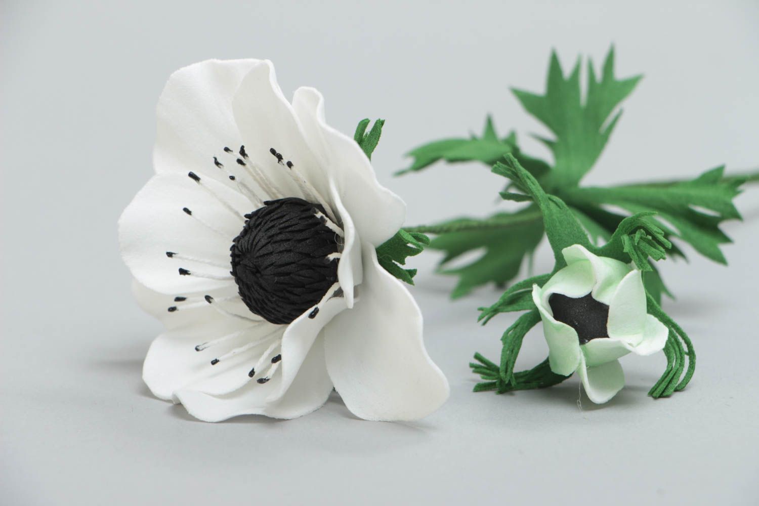 Dekorative Blume aus Textil Foamiran für Interieur Dekor handmade Weiße Anemone foto 4