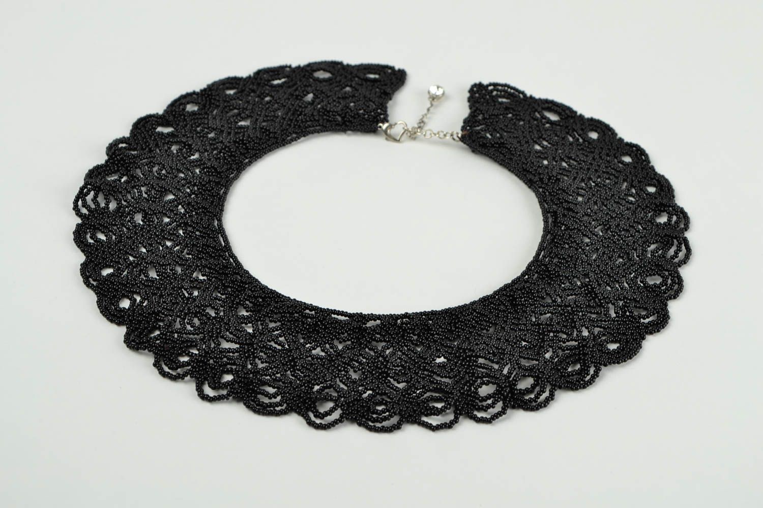 Collier perles de rocailles noir Bijou fait main Accessoire femme noir ajouré photo 5