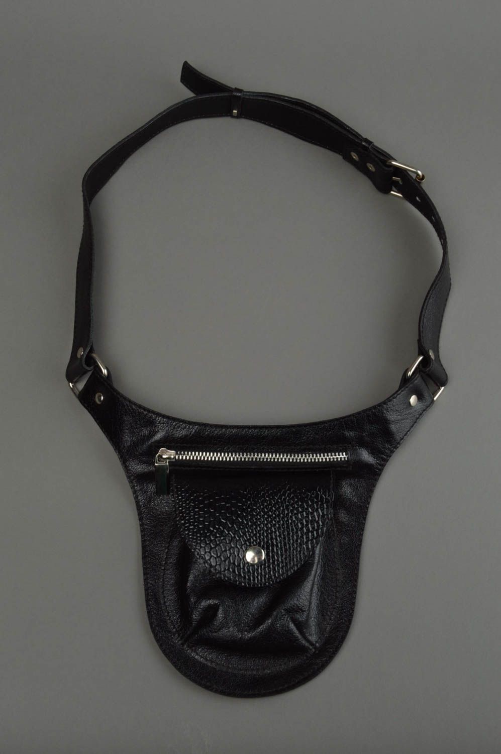Kleine bequeme stilvolle schwarze Gürtel Tasche aus Leder modisch handgemacht foto 4