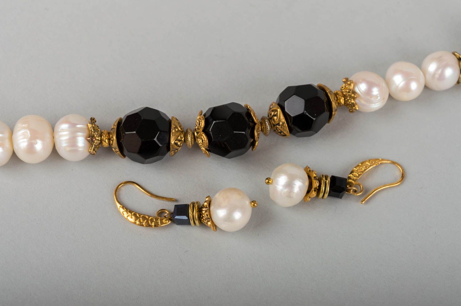 Ensemble de collier et boucles d'oreilles en agate et perles fait main photo 5