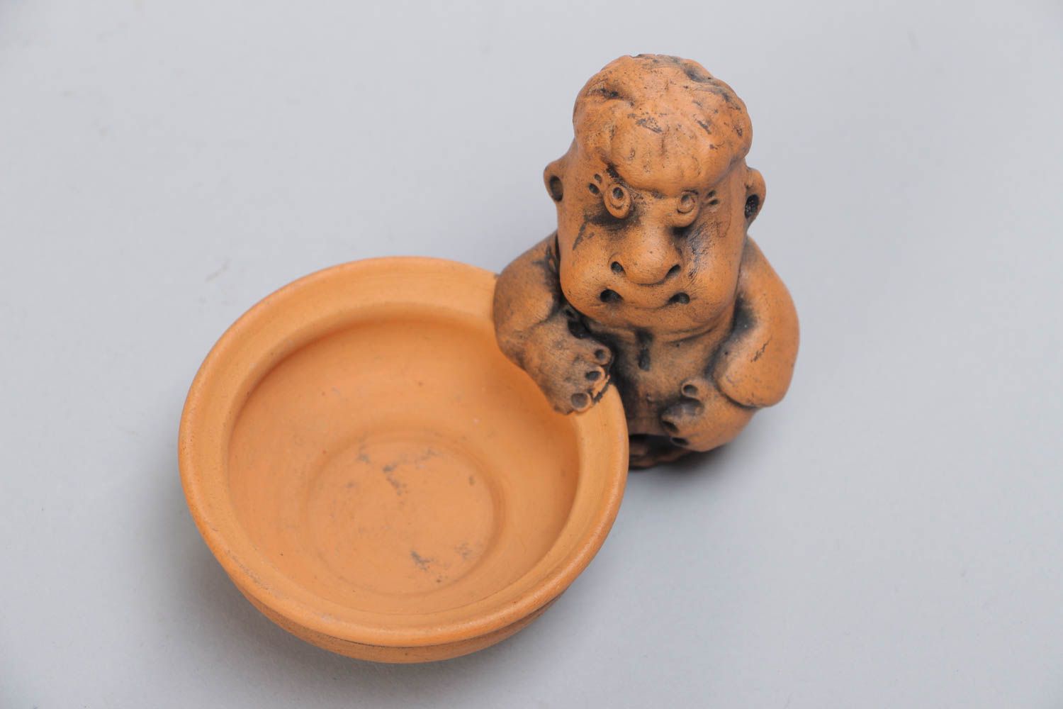 Petite salière céramique de créateur faite main avec figurine vaisselle 3 cl photo 3