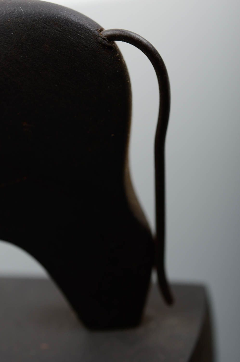 Деревянная фигурка в виде ослика небольшая красивая ручной работы черная фото 4