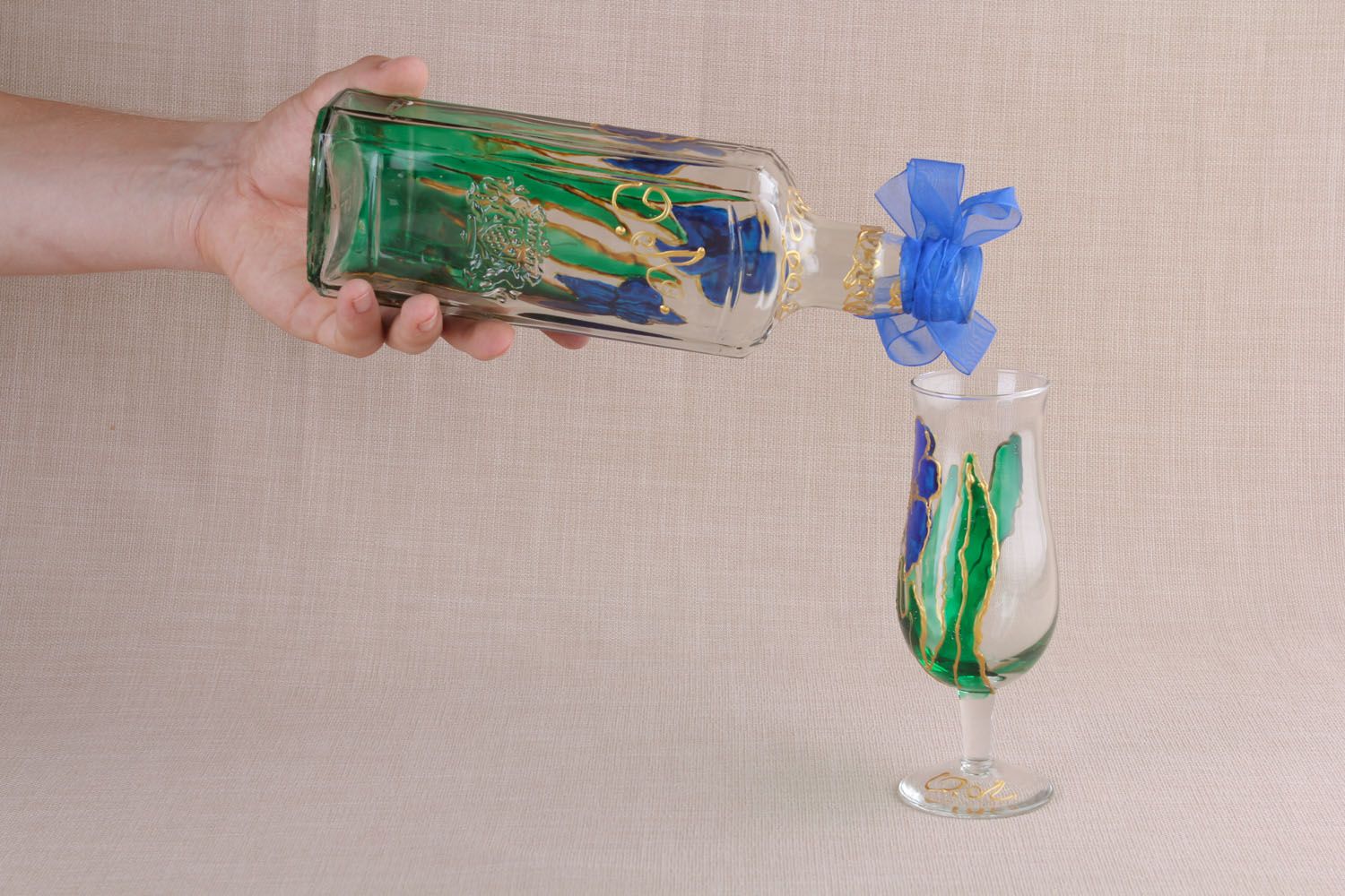 Painted bottle and glass photo 5