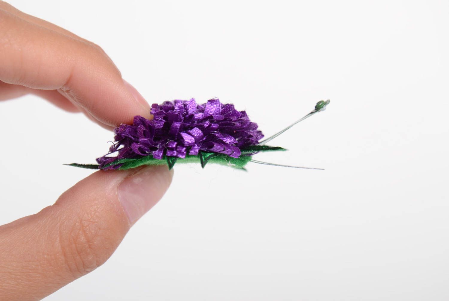 Pince à cheveux fleur violette en rubans et tissu polaire faite main petite photo 2