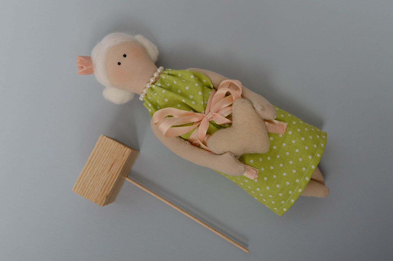 Тканевая кукла дизайнерская на подставке Принцесса фото 5