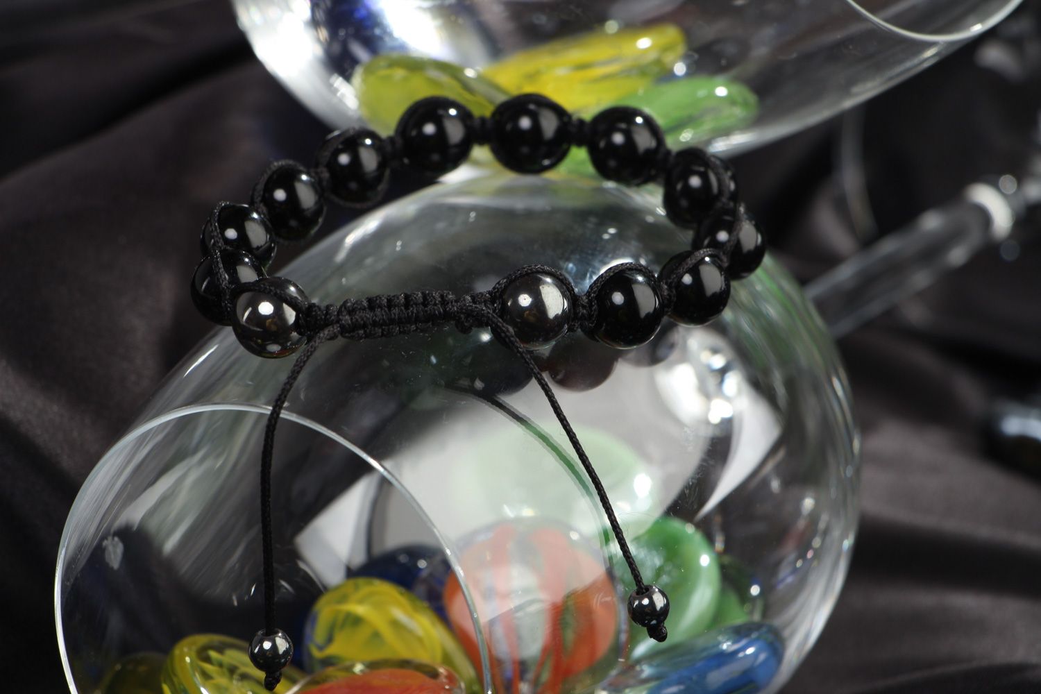 Handmade wrist bracelet of adjustable size with agate and hematite stone beads photo 4