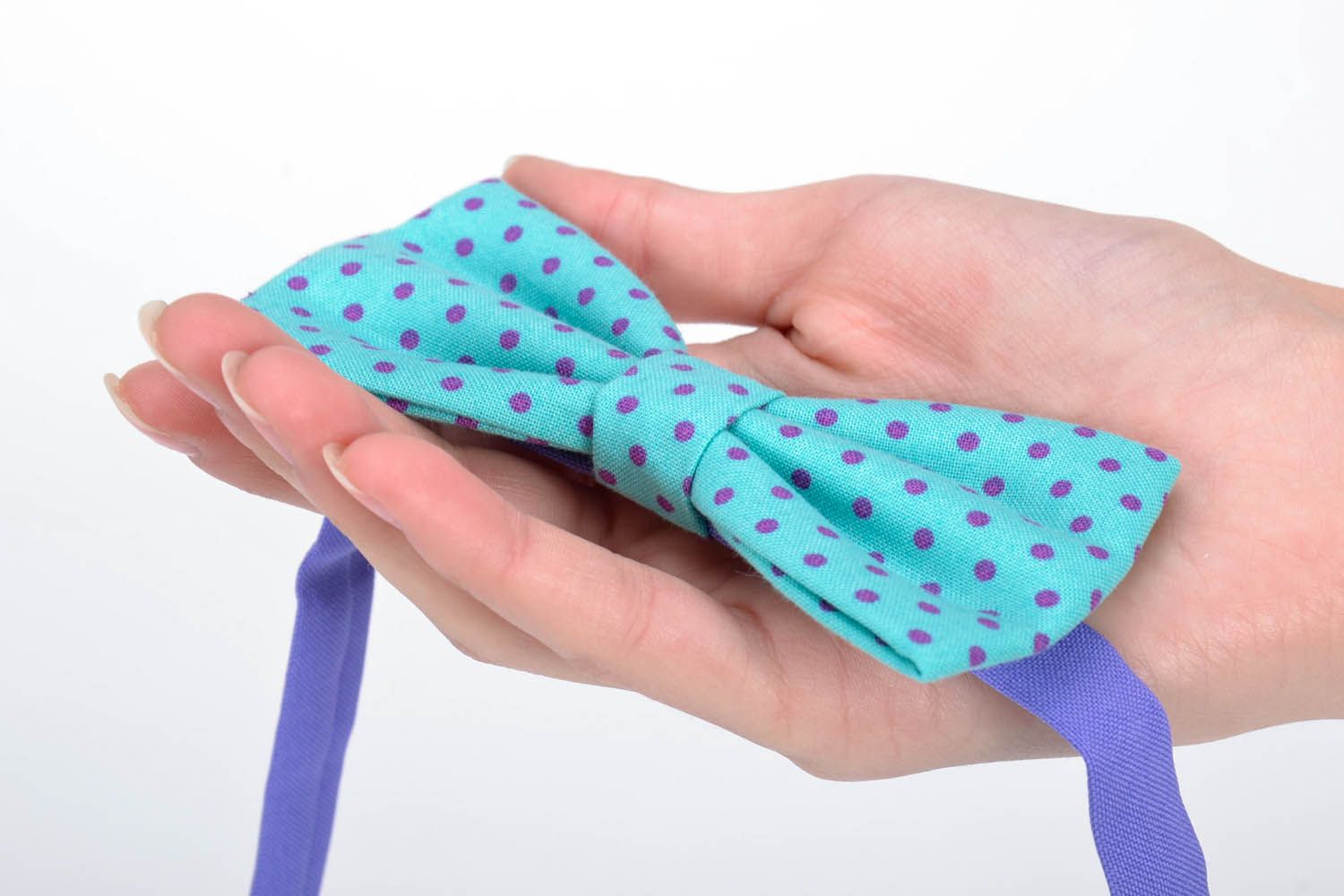 Blue bow tie with polka dots photo 3